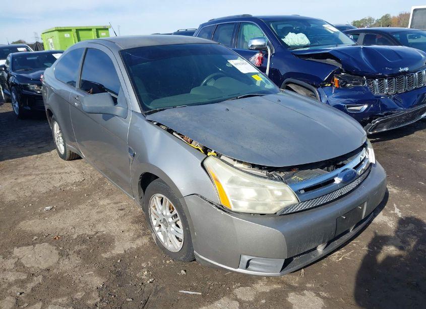 2008 Ford Focus SE/SES (VIN 1FAHP33N88W257932) main photo