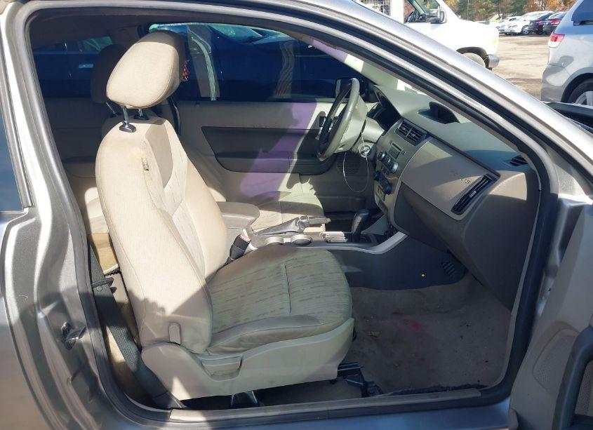 Photo 5 of 2008 Ford Focus SE/SES (VIN 1FAHP33N88W257932)