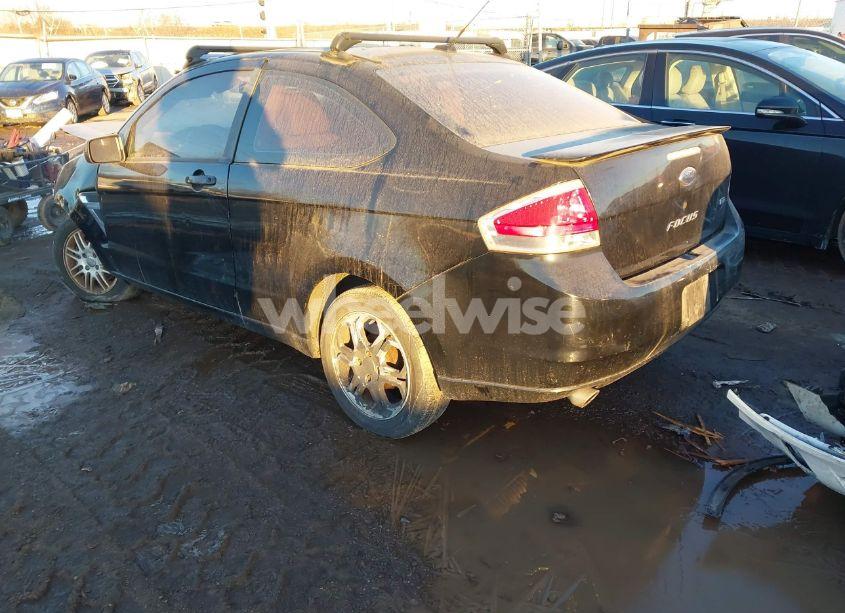 Photo 3 of 2008 Ford Focus SE/SES (VIN 1FAHP33N98W149982)