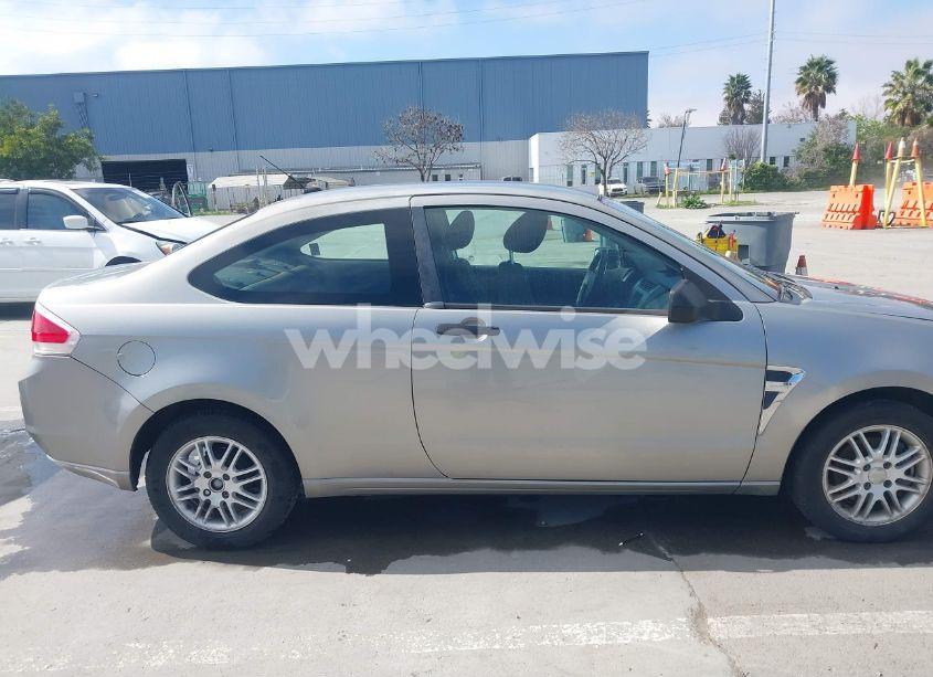 Photo 14 of 2008 Ford Focus SE/SES (VIN 1FAHP33NX8W135881)