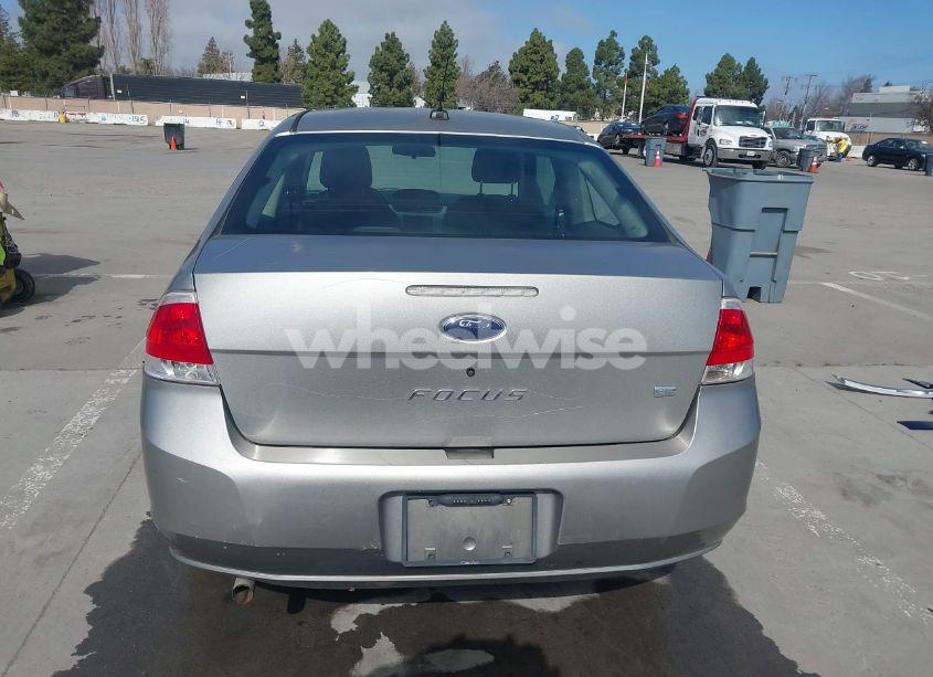 Photo 17 of 2008 Ford Focus SE/SES (VIN 1FAHP33NX8W135881)