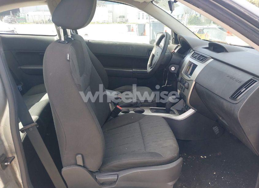 Photo 5 of 2008 Ford Focus SE/SES (VIN 1FAHP33NX8W135881)
