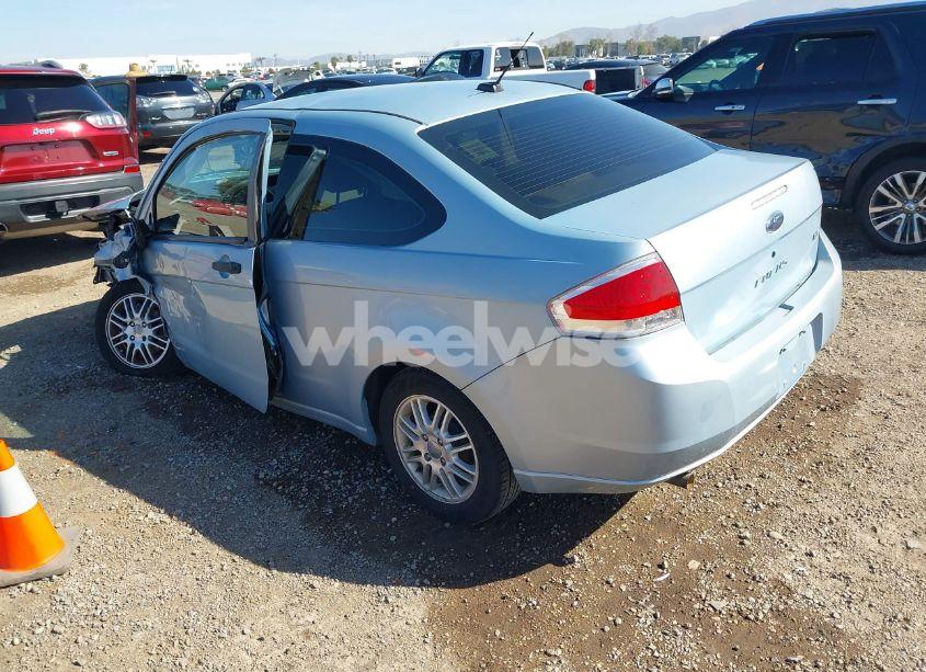Photo 3 of 2008 Ford Focus SE/SES (VIN 1FAHP33NX8W163499)
