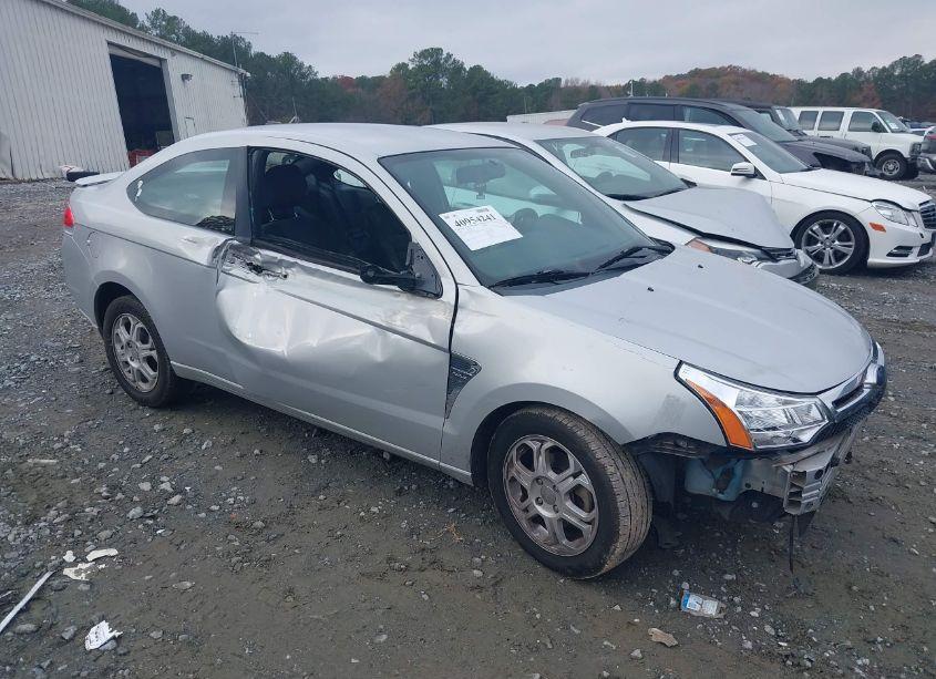 2008 Ford Focus SE/SES (VIN 1FAHP33NX8W177497) main photo