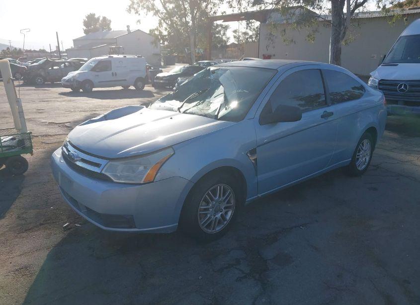 Photo 2 of 2008 Ford Focus SE/SES (VIN 1FAHP33NX8W226004)