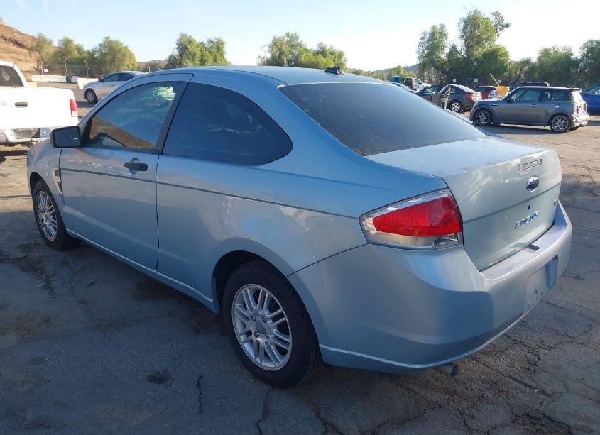 Photo 3 of 2008 Ford Focus SE/SES (VIN 1FAHP33NX8W226004)