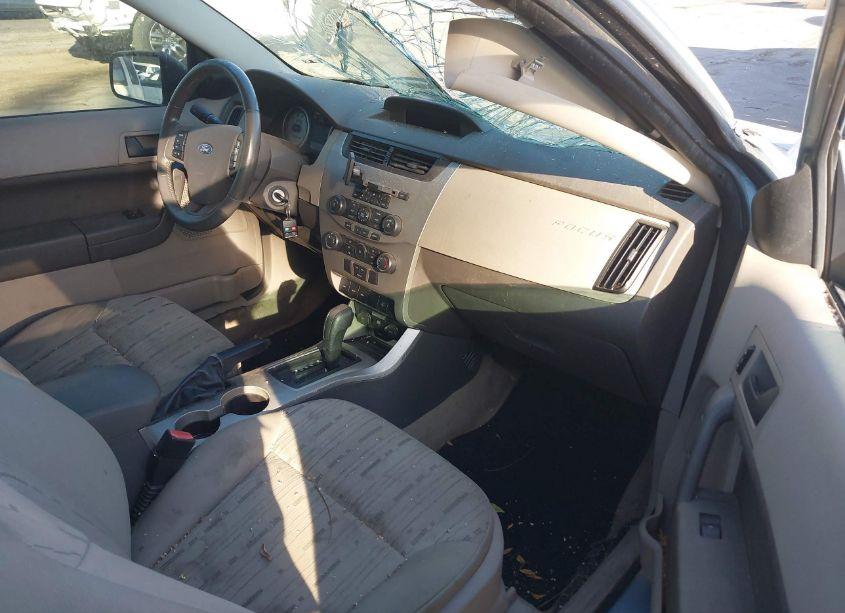 Photo 5 of 2008 Ford Focus SE/SES (VIN 1FAHP33NX8W226004)