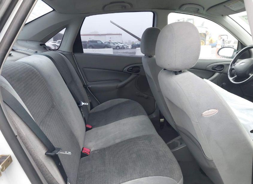 Photo 8 of 2003 Ford Focus LX (VIN 1FAHP33P03W110532)