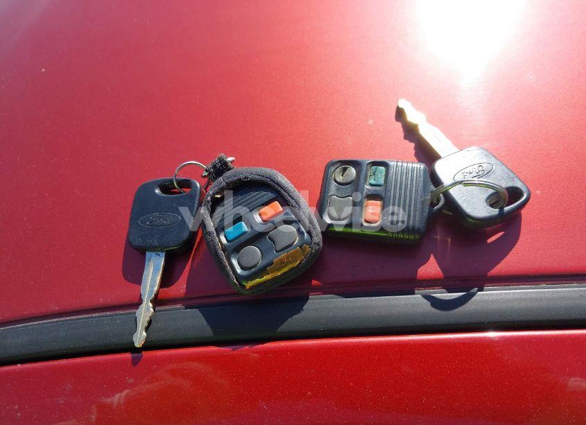 Photo 11 of 2000 Ford Focus SE (VIN 1FAHP3438YW361480)