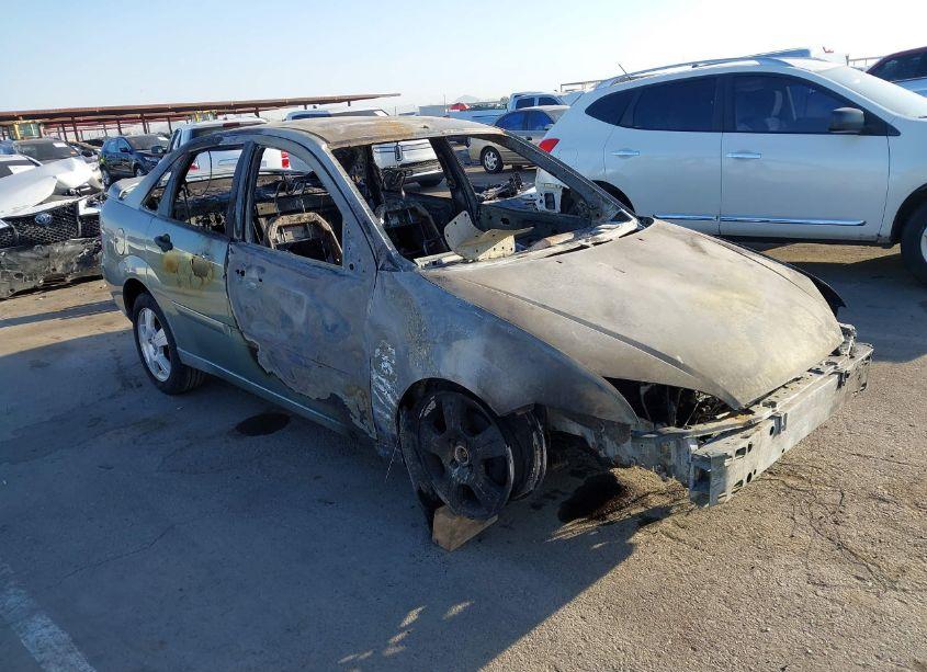 2005 Ford Focus ZX4 (VIN 1FAHP34N05W253674) main photo