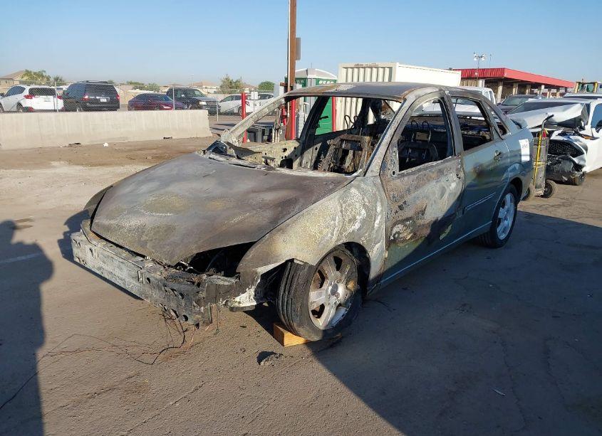 Photo 2 of 2005 Ford Focus ZX4 (VIN 1FAHP34N05W253674)