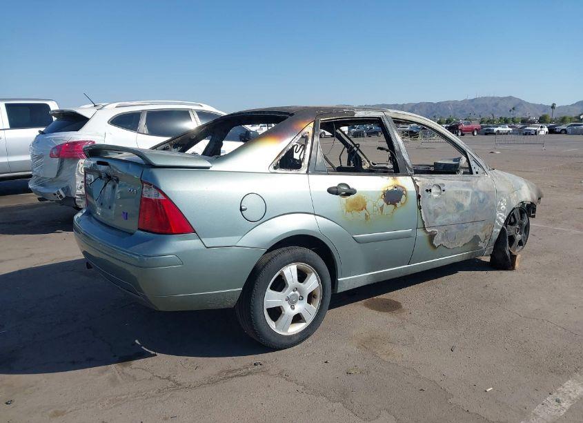 Photo 4 of 2005 Ford Focus ZX4 (VIN 1FAHP34N05W253674)