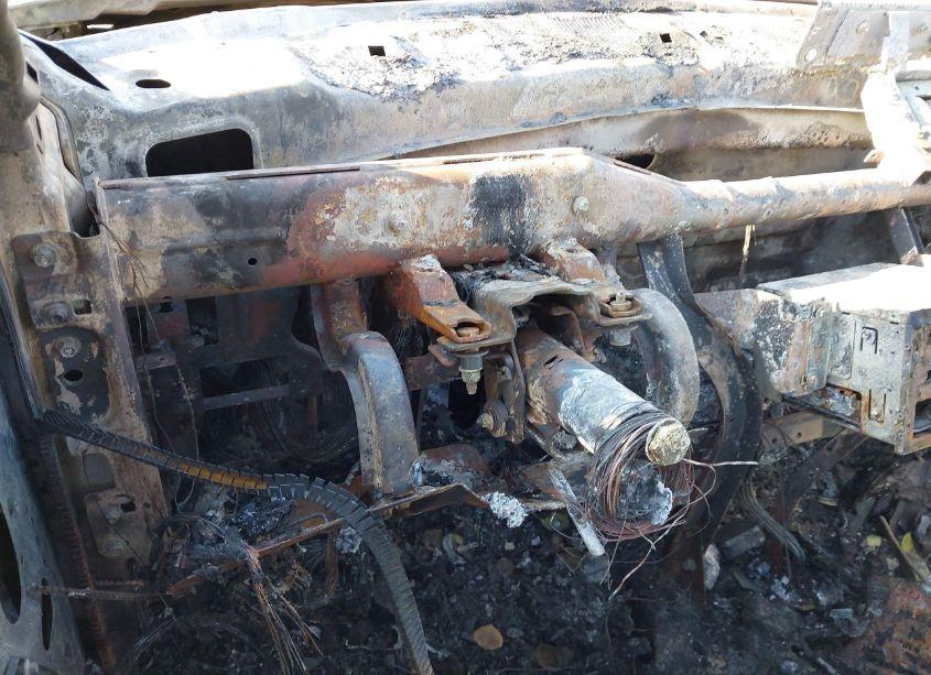 Photo 7 of 2005 Ford Focus ZX4 (VIN 1FAHP34N05W253674)