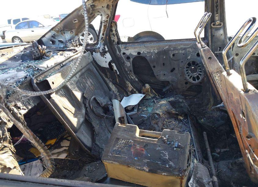 Photo 8 of 2005 Ford Focus ZX4 (VIN 1FAHP34N05W253674)