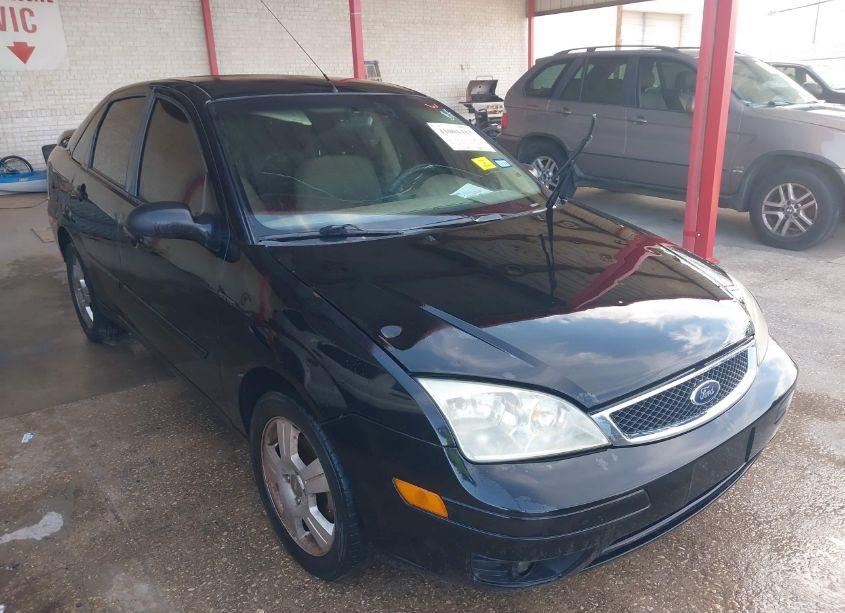 2006 Ford Focus ZX4 (VIN 1FAHP34N06W157027) main photo