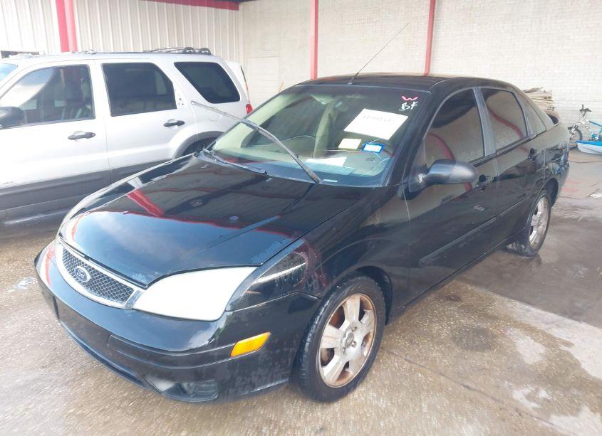 Photo 2 of 2006 Ford Focus ZX4 (VIN 1FAHP34N06W157027)