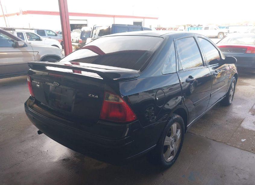 Photo 4 of 2006 Ford Focus ZX4 (VIN 1FAHP34N06W157027)