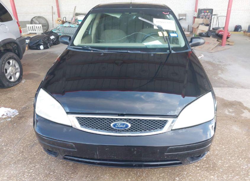 Photo 6 of 2006 Ford Focus ZX4 (VIN 1FAHP34N06W157027)