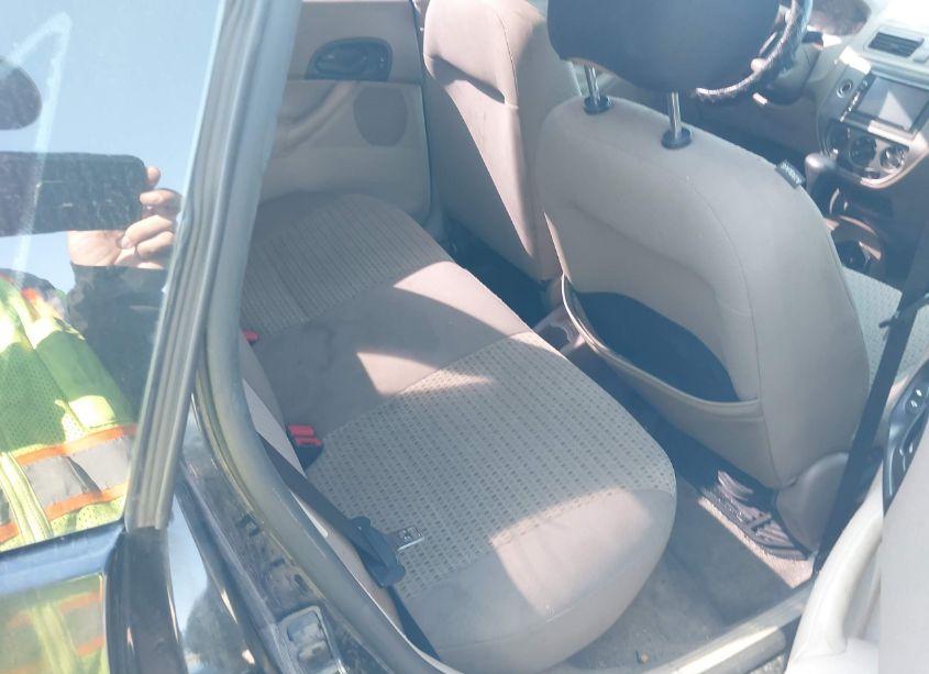 Photo 8 of 2006 Ford Focus ZX4 (VIN 1FAHP34N06W157027)