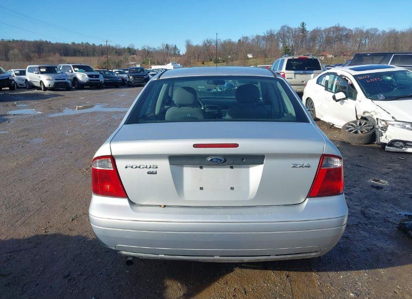 Photo 16 of 2006 Ford Focus ZX4 (VIN 1FAHP34N06W196605)