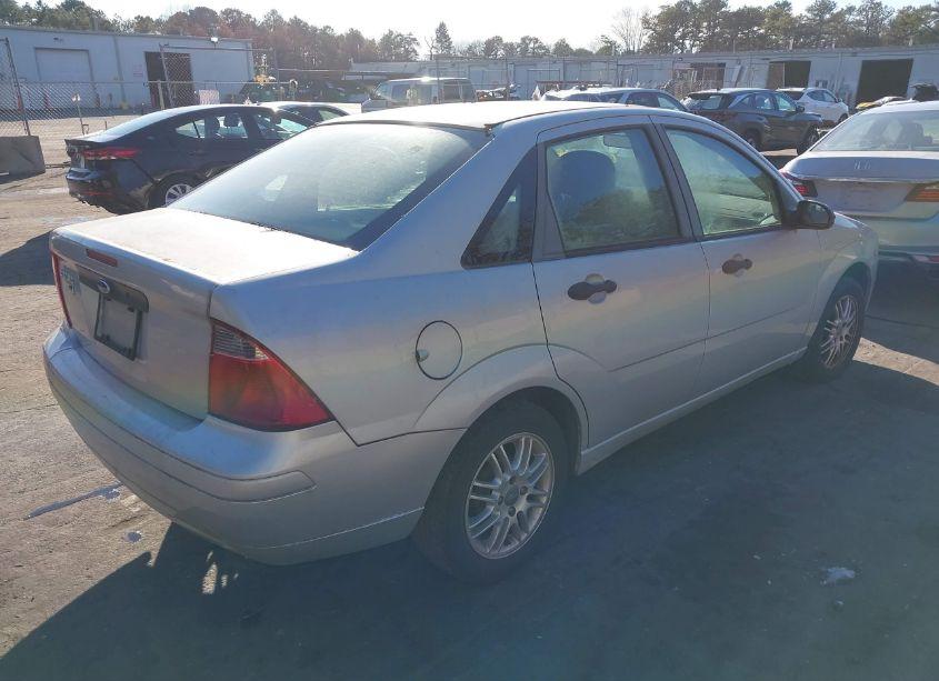 Photo 4 of 2007 Ford Focus S/SE/SES (VIN 1FAHP34N07W361988)