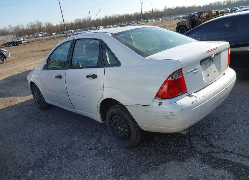 Photo 3 of 2007 Ford Focus S/SE/SES (VIN 1FAHP34N17W121395)