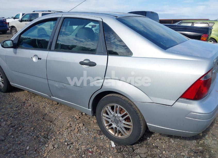 Photo 3 of 2007 Ford Focus S/SE/SES (VIN 1FAHP34N17W186926)