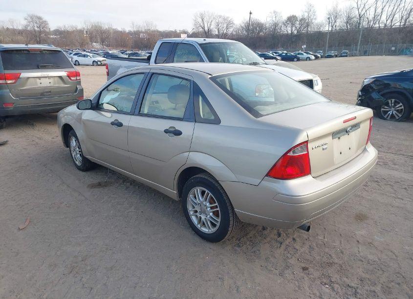 Photo 3 of 2007 Ford Focus S/SE/SES (VIN 1FAHP34N17W226289)