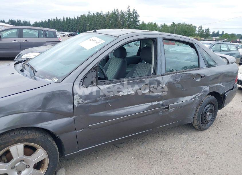 Photo 6 of 2007 Ford Focus ZX4/S/SE/SES (VIN 1FAHP34N17W309236)