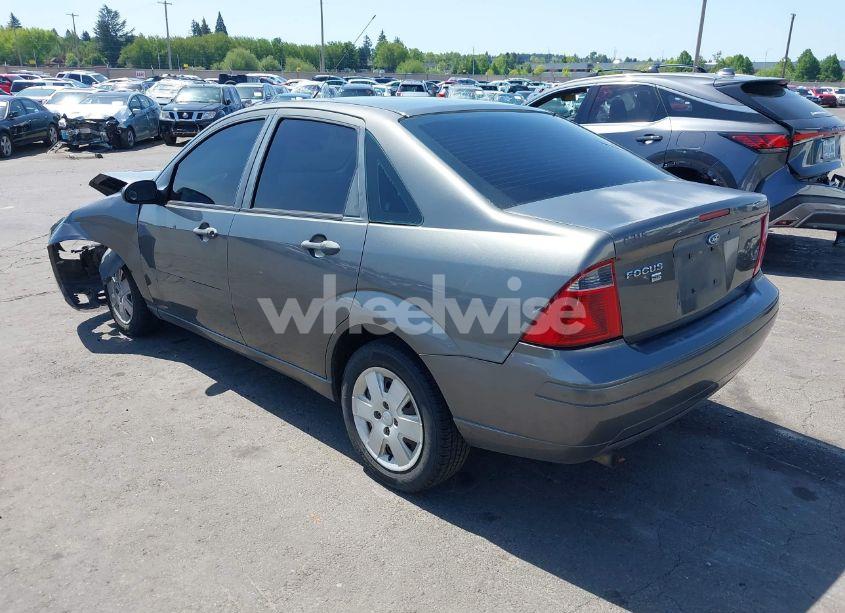 Photo 3 of 2007 Ford Focus S/SE/SES (VIN 1FAHP34N17W310774)