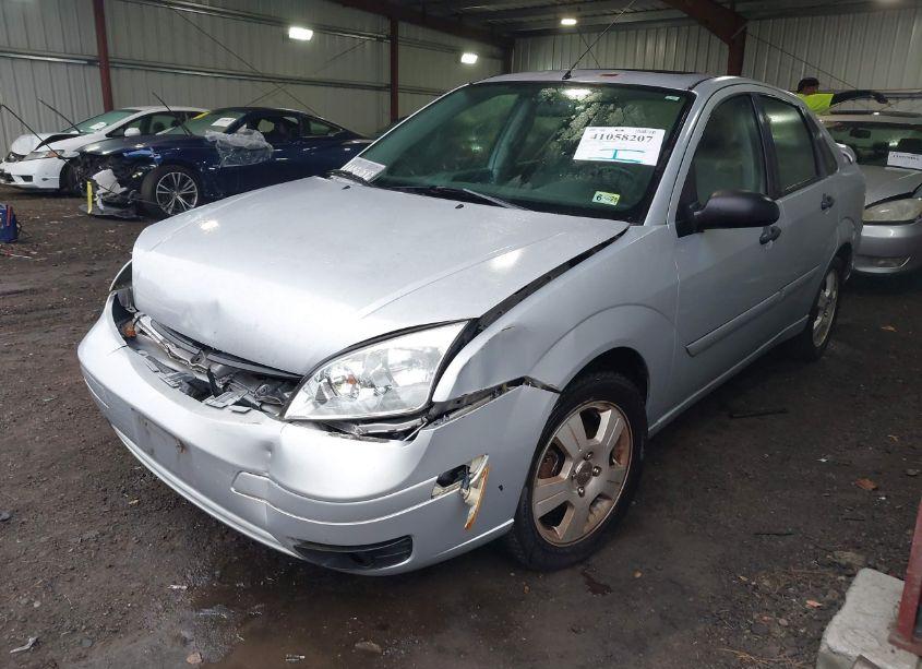 Photo 2 of 2006 Ford Focus ZX4 (VIN 1FAHP34N26W246971)