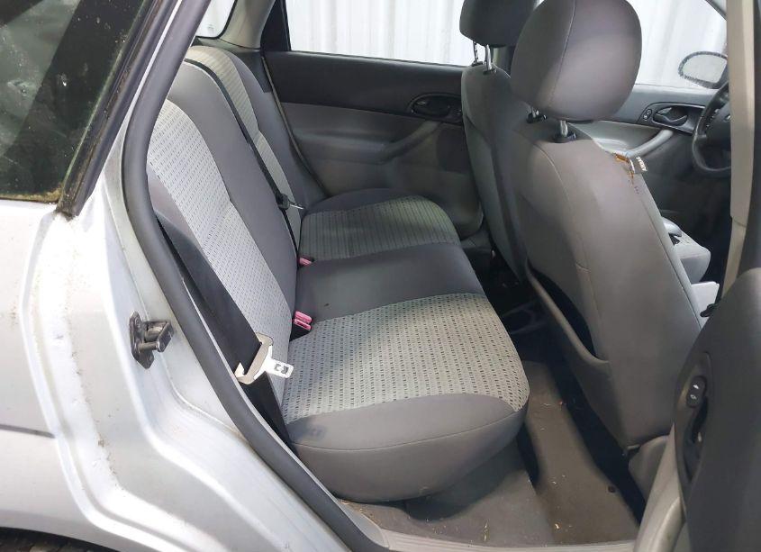 Photo 8 of 2006 Ford Focus ZX4 (VIN 1FAHP34N26W246971)