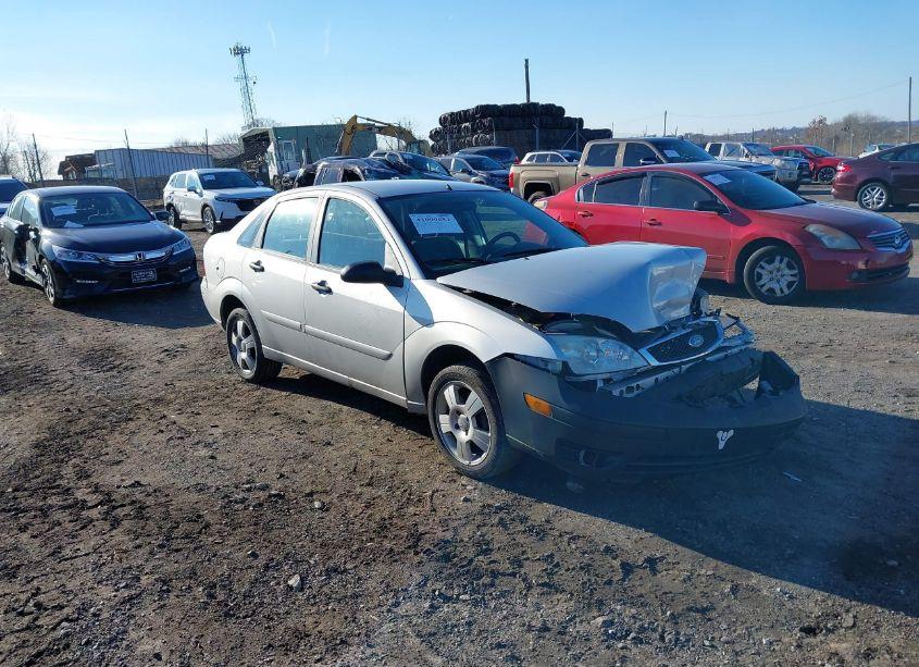 2007 Ford Focus S/SE/SES (VIN 1FAHP34N27W273914) main photo
