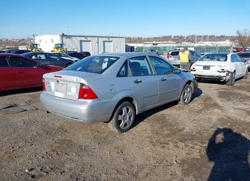 Photo 4 of 2007 Ford Focus S/SE/SES (VIN 1FAHP34N27W273914)