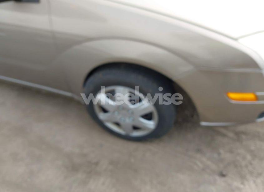 Photo 6 of 2005 Ford Focus ZX4 (VIN 1FAHP34N35W144951)