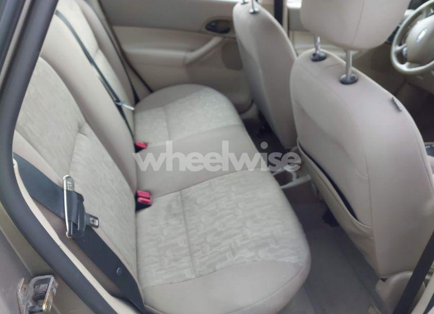 Photo 8 of 2005 Ford Focus ZX4 (VIN 1FAHP34N35W144951)