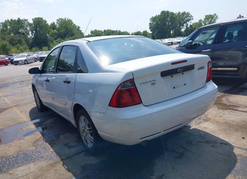 Photo 3 of 2007 Ford Focus S/SE/SES (VIN 1FAHP34N37W185616)