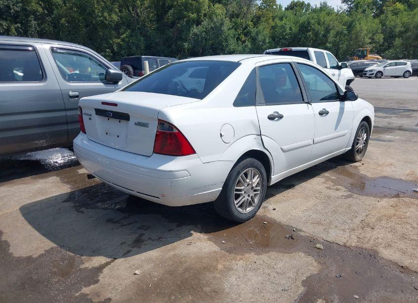 Photo 4 of 2007 Ford Focus S/SE/SES (VIN 1FAHP34N37W185616)