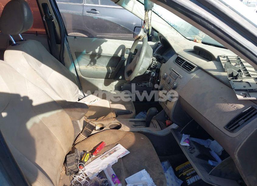 Photo 5 of 2009 Ford Focus S (VIN 1FAHP34N39W211005)