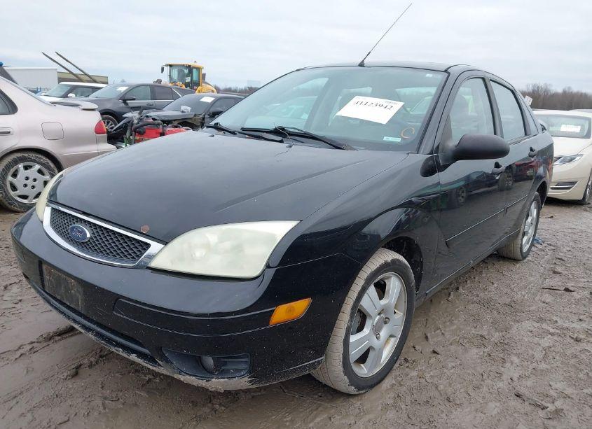 Photo 2 of 2007 Ford Focus S/SE/SES (VIN 1FAHP34N47W162474)