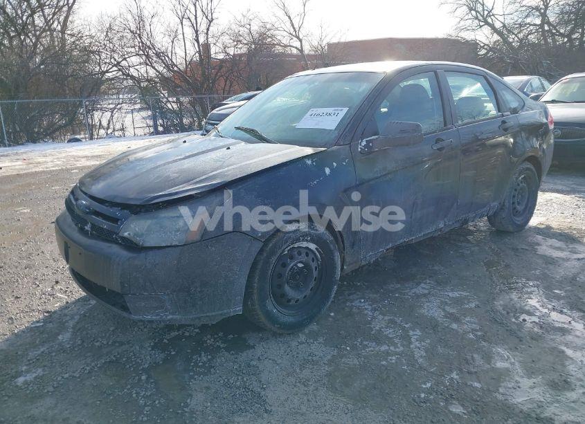 Photo 2 of 2009 Ford Focus S (VIN 1FAHP34N49W130966)