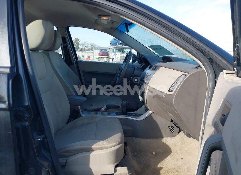 Photo 5 of 2009 Ford Focus S (VIN 1FAHP34N49W130966)