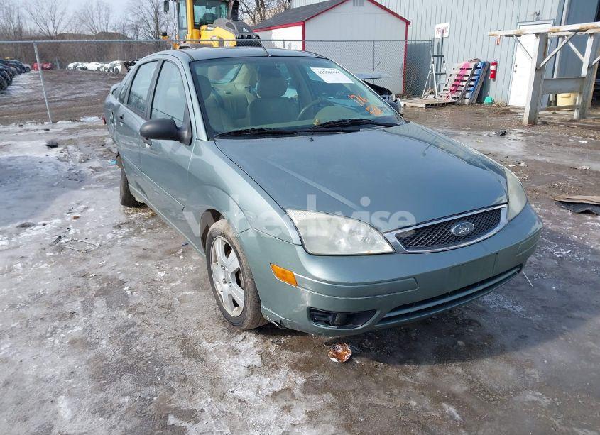 2005 Ford Focus ZX4 (VIN 1FAHP34N55W176512) main photo