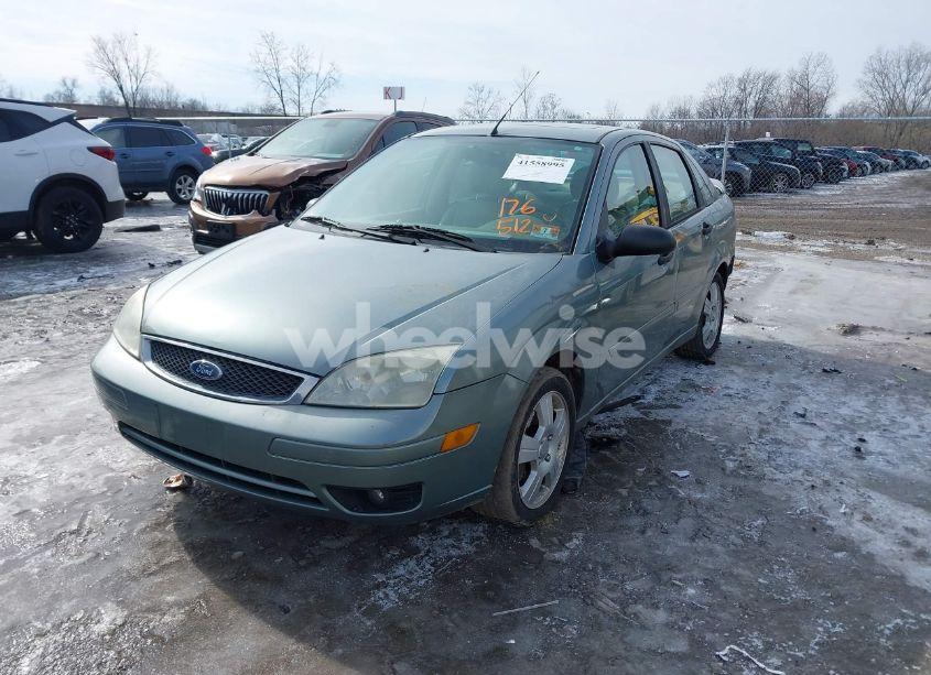 Photo 2 of 2005 Ford Focus ZX4 (VIN 1FAHP34N55W176512)
