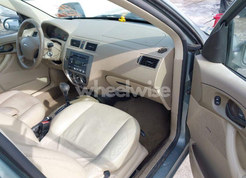 Photo 5 of 2005 Ford Focus ZX4 (VIN 1FAHP34N55W176512)