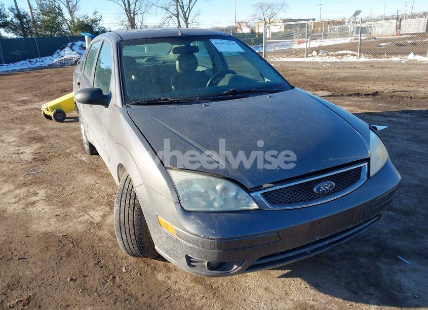 2005 Ford Focus ZX4 (VIN 1FAHP34N55W199370) main photo