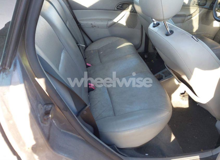 Photo 8 of 2005 Ford Focus ZX4 (VIN 1FAHP34N55W199370)