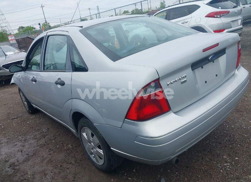 Photo 3 of 2007 Ford Focus S/SE/SES (VIN 1FAHP34N57W326220)