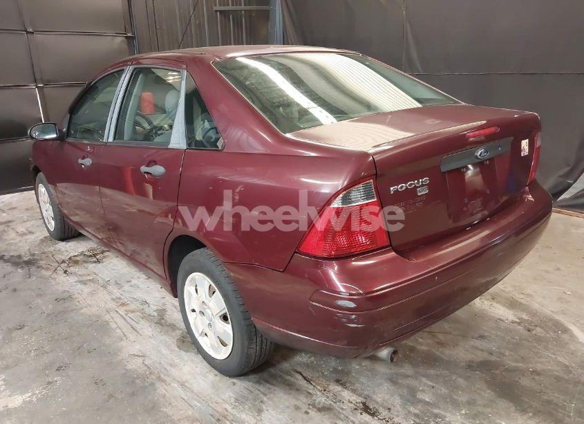 Photo 3 of 2007 Ford Focus S/SE/SES (VIN 1FAHP34N57W339646)