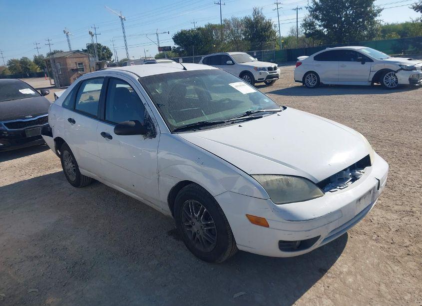 2005 Ford Focus ZX4 (VIN 1FAHP34N75W236824) main photo